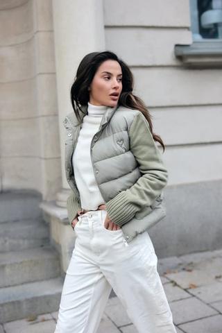 AW26